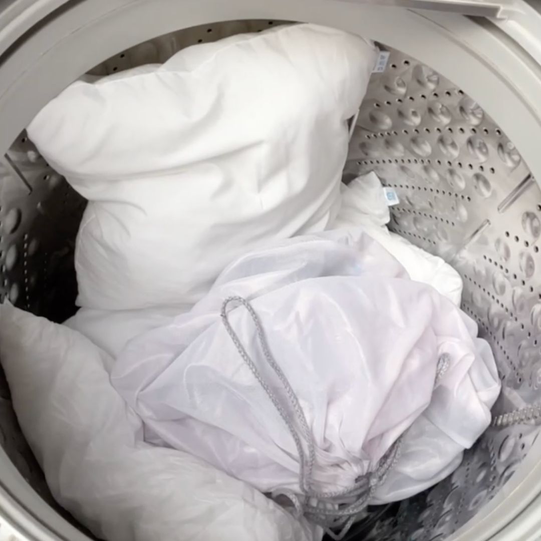 The Ultimate Guide to Washing Your Pillow: How to Clean and Care for It